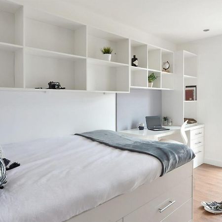 Zeni Ensuite, In Ливърпул Екстериор снимка