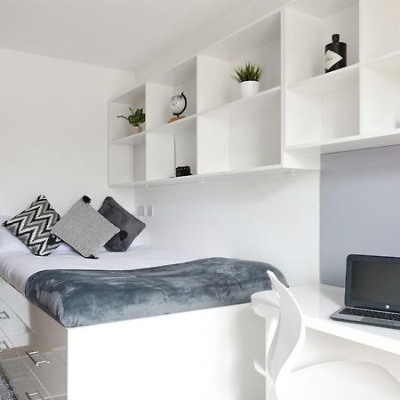 Zeni Ensuite, In Ливърпул Екстериор снимка